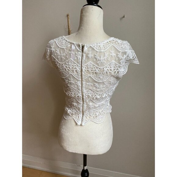 Lovesong women white lace short sleeve top sz medium - Picture 3 of 5